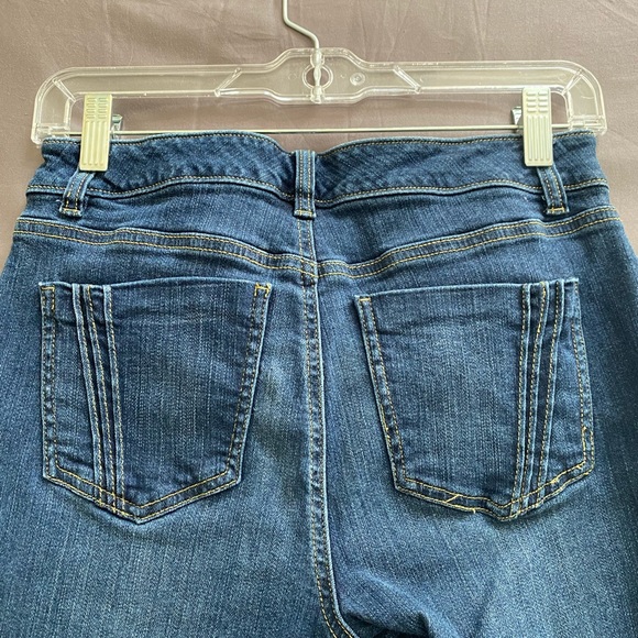 Denver Hayes Mia mid rise, blue jeans. Ankle straight leg. Size 6 - Picture 6 of 6